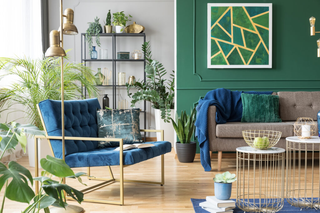What Colors go with Forest Green in decorating?   green and blue living room