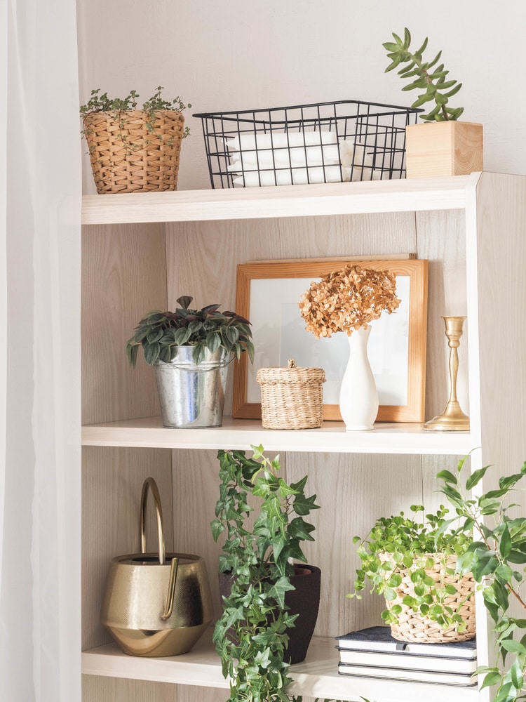 how to decorate shelves without looking cluttered
