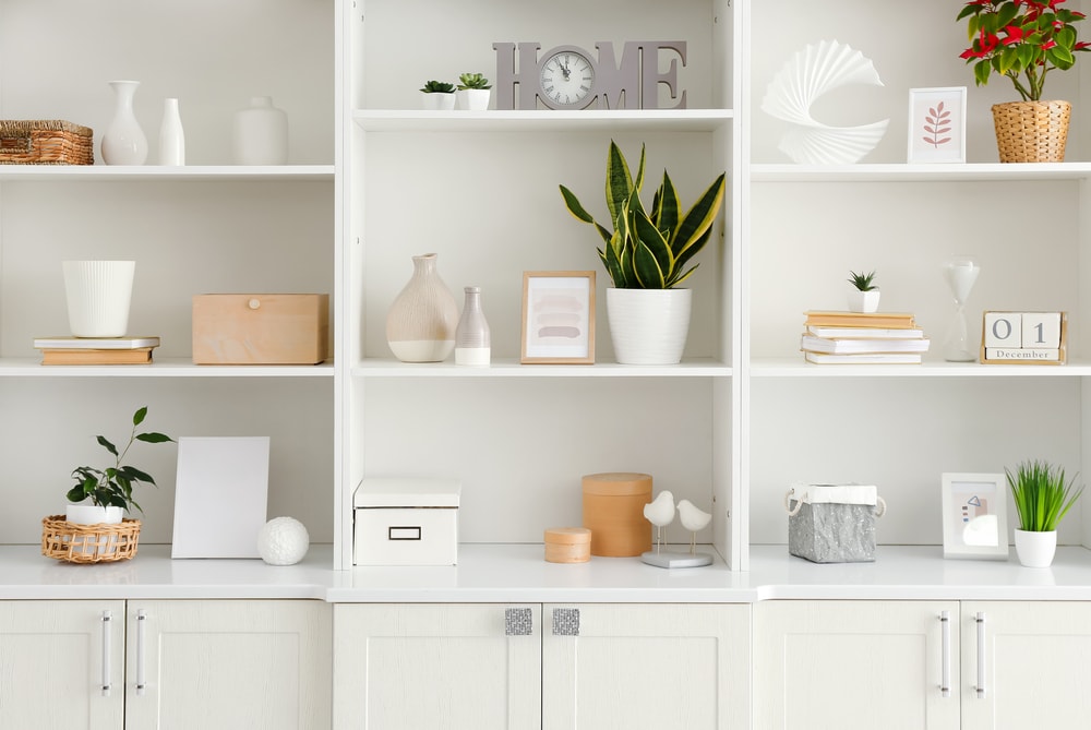 Uncluttered shelf with decorative items