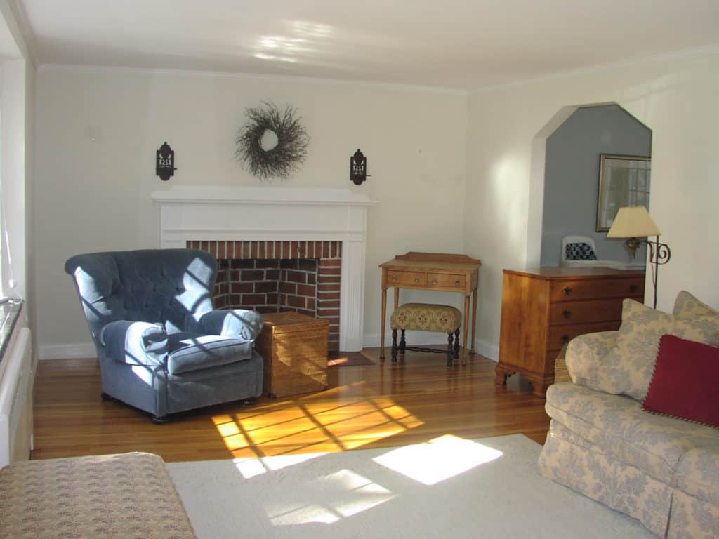 livingroom before redesign