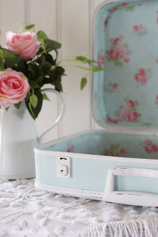 pretty vintage suitcase decorating ideas
