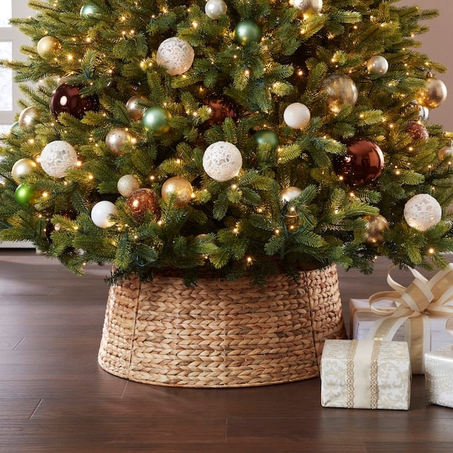Basket tree skirt