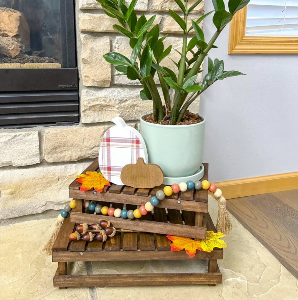 craft crate and pumpkin