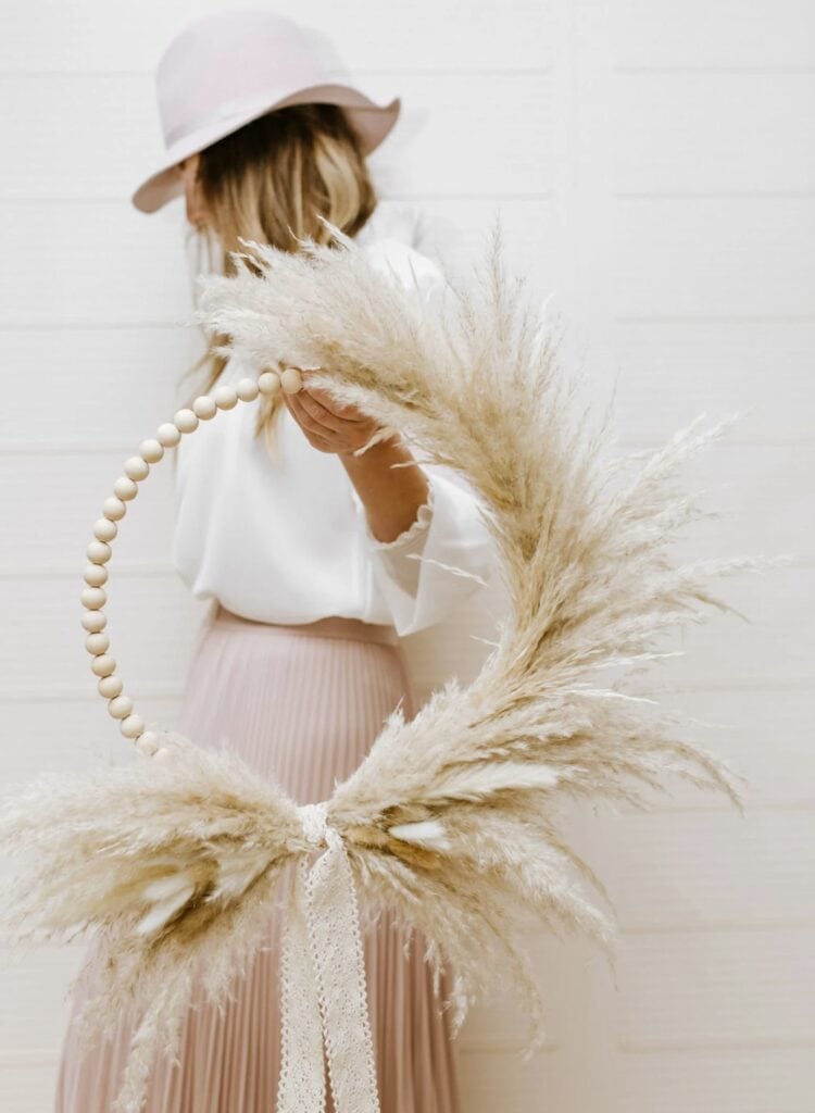 Pampas grass wreath for boho Christmas decor ideas